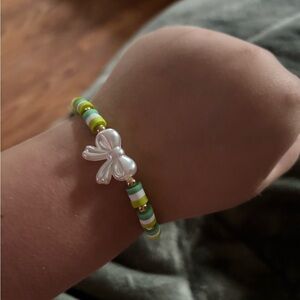 Green and White Beaded Bracelet